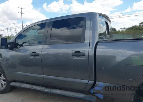2018 Nissan Titan Xd Sv Diesel z USA, uszkodzony, nr VIN 1N6BA1F45JN551239